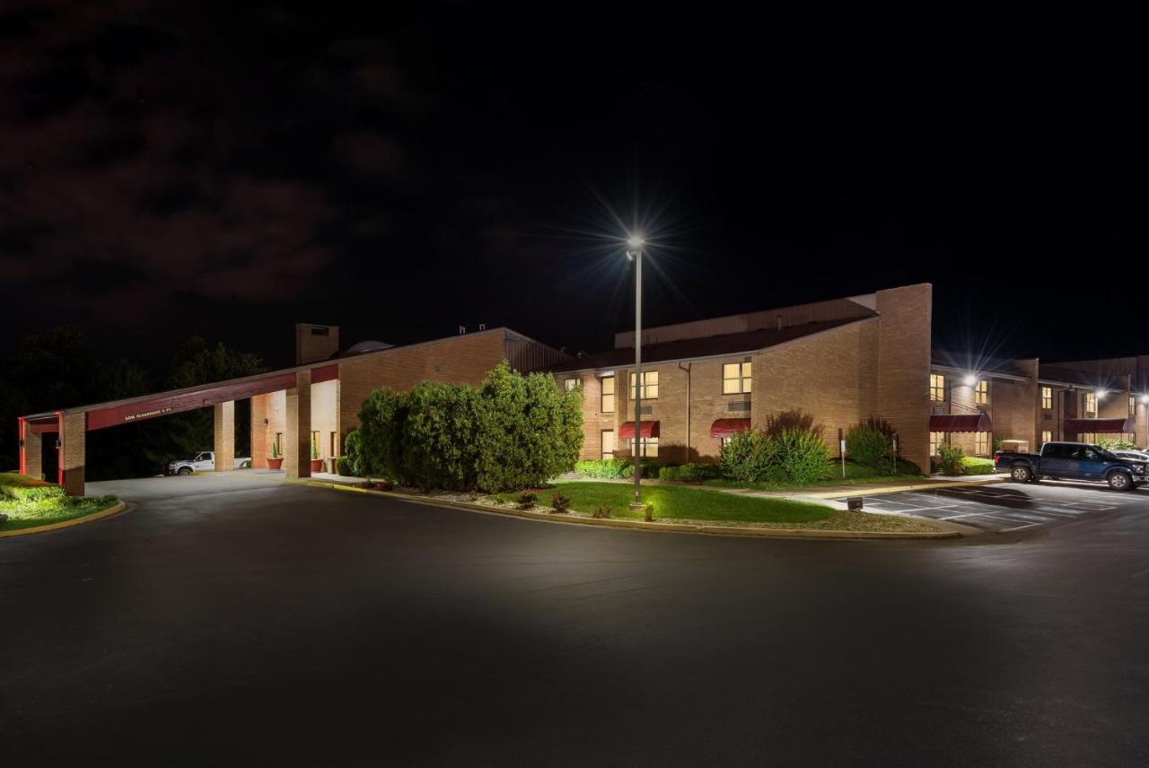 Red Roof Inn & Suites Lexington - Hamburg Экстерьер фото